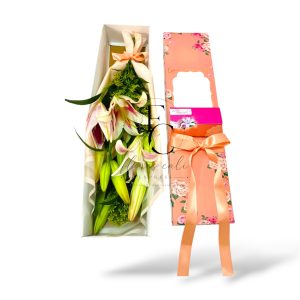 Caja Floral de Lirios Blancos